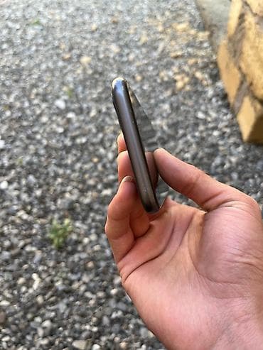 philips xenium x700: IPhone 11, 64 GB, Qara, Face ID — 7