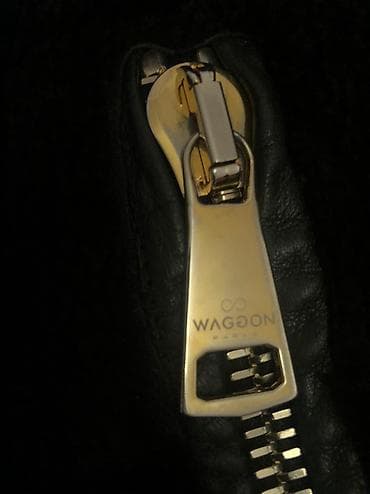 geyim alıram: Waggon Suba, 2500 manata alinib. 38 razmer. Bogazi ve qollari tebii — 2