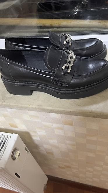 Bershka, Ölçü: 41, rəng - Qara, Yeni