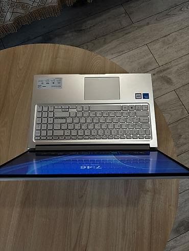 ASUS: Yenidir Cəmi bir ay işlənib ASUS Vivobook noutbuku - Ekran: 15.6" — 2
