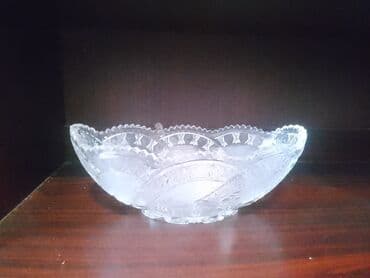 guldanda gul: Bir vaza, Xrustal — 1