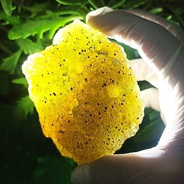 koleksiya: Təbii Yaşıl Şəffaf Daş Satılır – Jade Tipli Nadir Mineral, İşıqda Rəng — 1