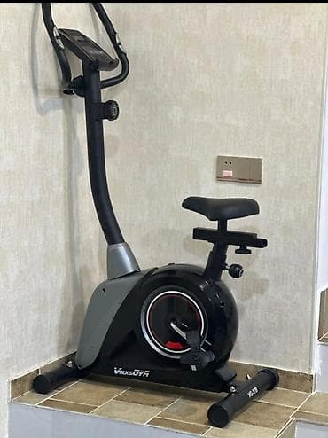 VolksGym markalı, qara və boz rənglərdə olan bu velosiped, evdə və ya