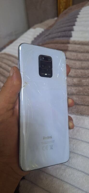 işlənmiş telfonlar: Redmi smartfon Xüsusiyyətlər: - Ekran: Tam ekran dizayn, mərkəzdə — 4