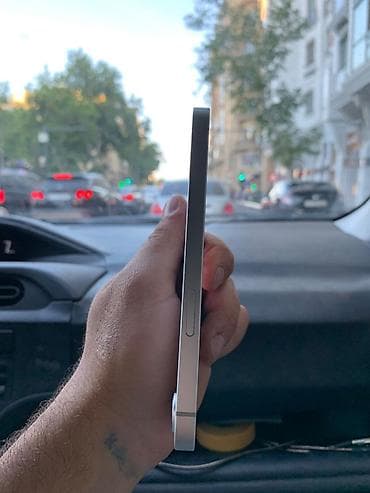 IPhone 16e, 128 ГБ, White Titanium — 5