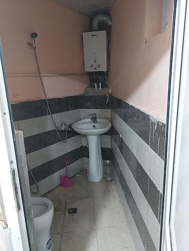 1 ci mikrorayon: 1 otaqli ev satilir.temirli.ewyali.qaz su iwiq .wifi kanalizasiya — 3