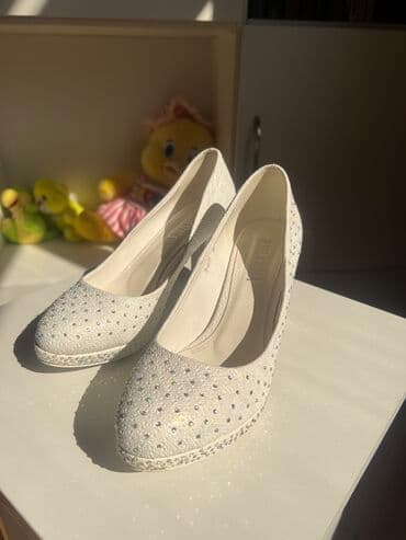 Audi: Tuflilər, Ölçü: 37, rəng - Ağ, İşlənmiş — 4