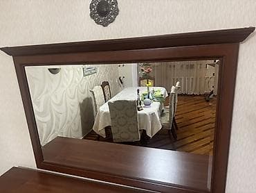 skaflar: Klassik üslubda, güzgülü bufet-konsol dəsti. Komplekt: güzgü + alt — 4