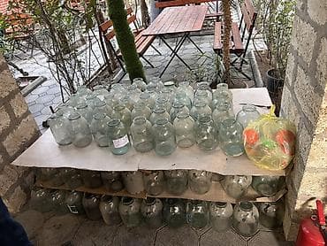 suse banka qebulu: Şüşə bankalar toplusu - Həcm: əsasən 3 litrlik (klassik qapaqlı — 1