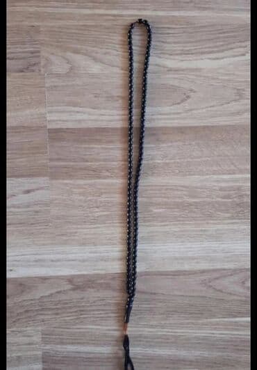 vadalaska türkçe ne demek: İki ədəd təsbeh dəsti. Bir dəstə qəhvəyi və bej rəngli muncuqlar — 2