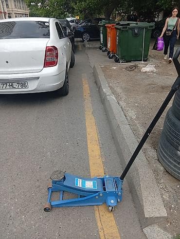 xususi texnika satışı: Avtoservis üçün tam təchizatlı təkər və əyləc mərkəzi avadanlıqları — 6