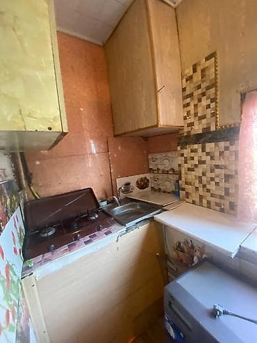 Qara qareyev metrosun yaninda 4/3 de 1 otaq 2 e duzelme 45 kvenzil — 2