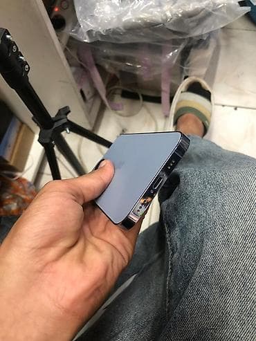 iphone 13 sade: IPhone 13 Pro, Mavi — 2
