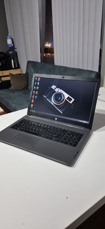 Monitorlar: HP noutbuk Ekran: 15.6", mat panel Processor : AMD Ryzen 3 3200U Ram — 3