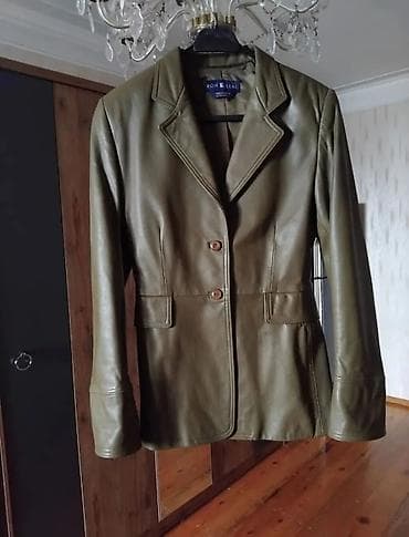 bomber kurtka: Canada.2024.
Vancouver.
M,38,(R)
Təbii,Dəri — 1