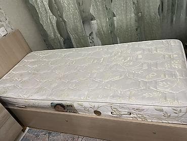 Ev və bağ: İki bazalı taxt ölçüləri 2 metr × 90 santimetrdir. Döşəkləri ilə — 2