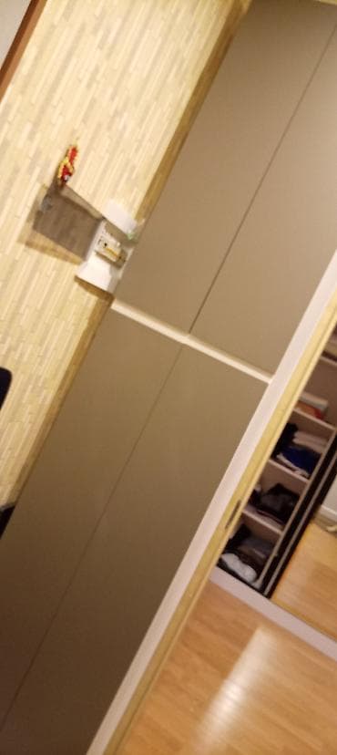 Digər mebel: Hamam şkafı membrandi materiali hündürlük 2.40 m eni 0.53 m derinlik — 2