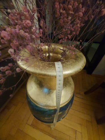 xedice gulu: Bir vaza, Keramika — 2