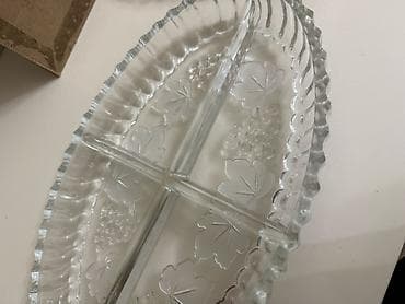 meyvə qablari: Şüşə servis qabı – bölməli, oval forma - Material: şəffaf şüşə - — 1