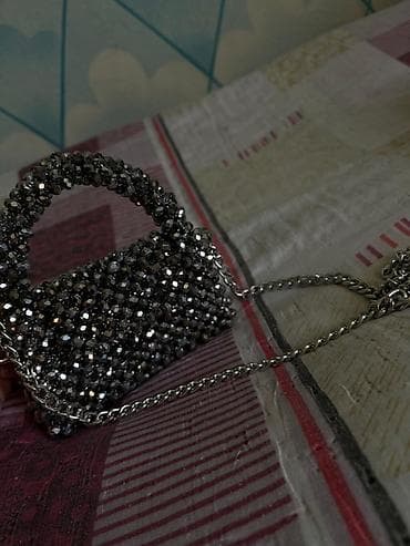 Çantalar: Parlaq daşlarla işlənmiş mini çanta - Rəng: tünd boz/qara metalik — 1