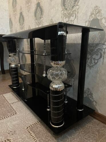 Kia: İşlənmiş, Düz TV altlığı, Polkalı, Şüşəli, Rusiya — 3