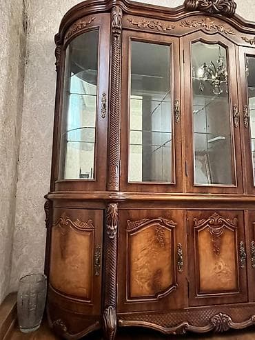 pano: Klassik dizaynlı vitrin-buffet şkaf - Material: massiv ağac və təbii — 3