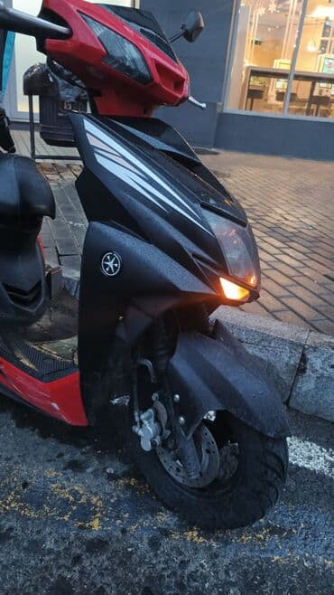 купить мопед в кредит: Qırmızı rəngli benzinli skutər Moto satilir 125 kub prava teleb edir — 10