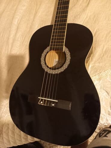gitara şəkilləri: Qara klassik gitara – ZTE brendi - Korpus: parlaq qara rəng, ağ kənar — 1