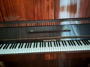 Belarus (Беларусь) akustik pianino – upright model - Korpus: klassik — 1