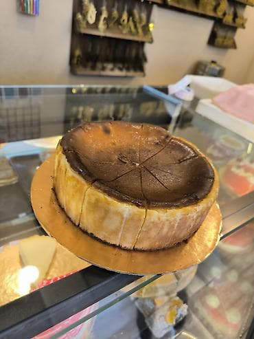 Продукты питания: Sansebastian cheesecake Məhsul təsviri: - Qalın, ipək kimi krem — 2