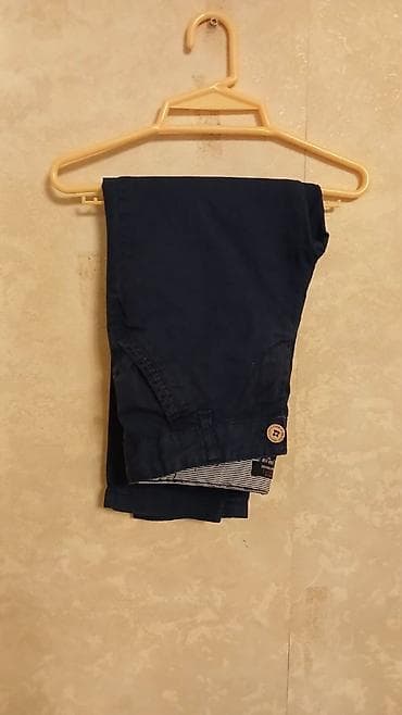 Bayram kostyumları: Uşaq köynəyi – açıq mavi rəngdə, uzunqollu, klassik yaxalı model. Ön — 8