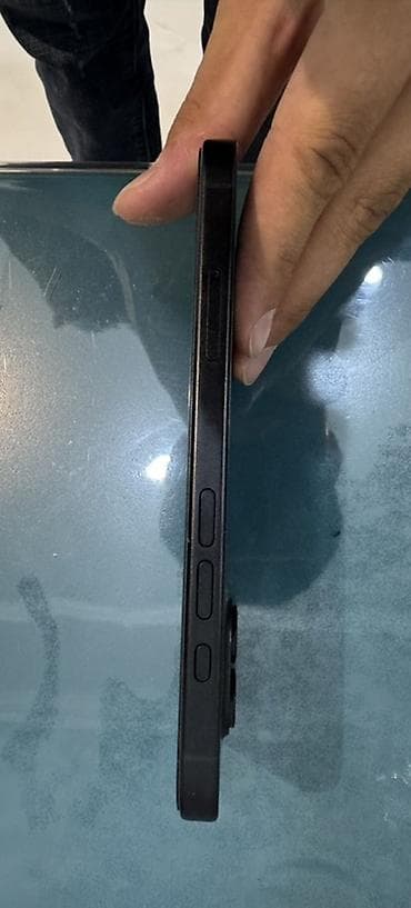 korpuslar: IPhone 16, Qara, Face ID — 3