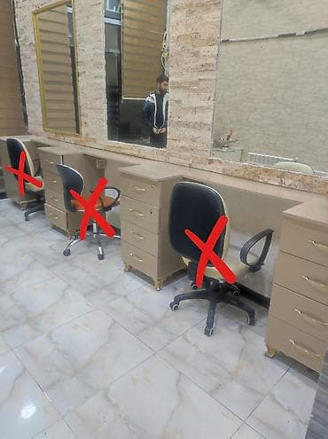 gùller: ✔️100 man(Neftçilər). Salon mebeli. Təcili satılır. Biri 100 man. Vpp — 1