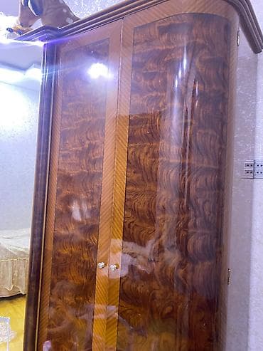 islenmis kravat: Yataq otağı mebel dəsti Matras daxildir Tərkibi: - 5 qapılı iri — 4