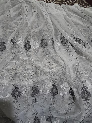 divan parcaları: Tül pərdə parçası – gümüşü-boz tonlarda, naxışlı - Material: incə — 2