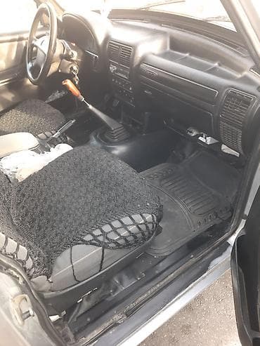 qaz 24 maşın: QAZ 31105 Volga: 2.3 l | 2005 il 20300 km Sedan — 2