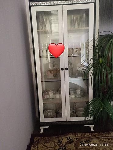 salon dest mebeli: Məhsul: Şüşə vitrindən ibarət qab-qacaq dolabı dəsti HƏR İKİSİ — 1