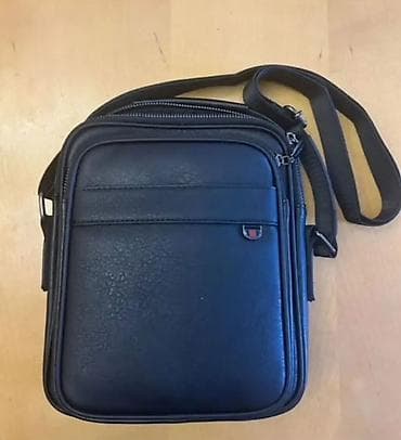 Kompakt çiyin çantası – qara rəng - Material: süni dəri - Ölçü