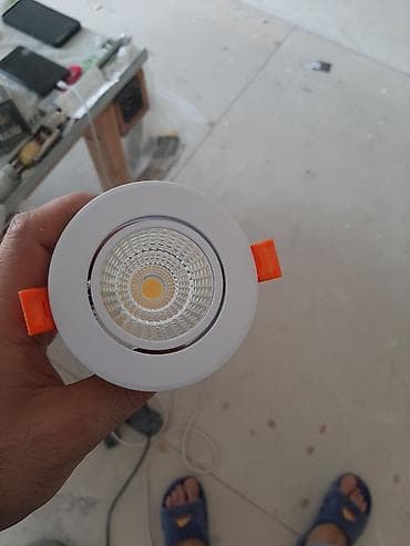 Fiqurlar: Elektrik ustası – ev və obyektlərdə elektrik işləri Peşəkar elektrik — 7