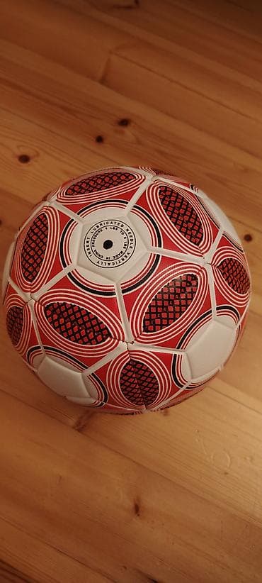 mitsubishi lancer evolution: Mekasa futbol topu - Rəng: ağ-qırmızı, qara naxışlı - Material — 2