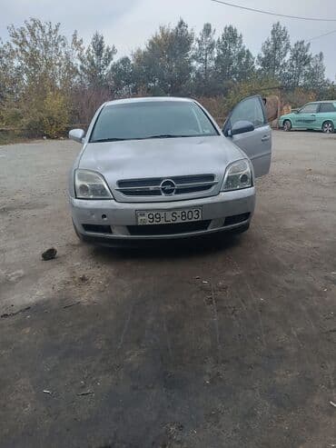 Avtomobil alışı: Model: Sedan, gümüşü rəng Kuzov: 4 qapılı, arxa şüşələr — 5
