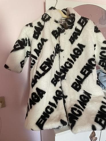 Süni kürk palto 6-7 yaş üçün - Rəng: ağ üzərində qara “BALENCIAGA” — 1