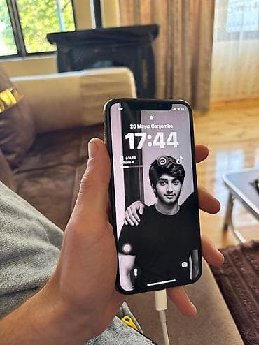 iphone 7 plud: IPhone Xs, Qızılı, Face ID — 2