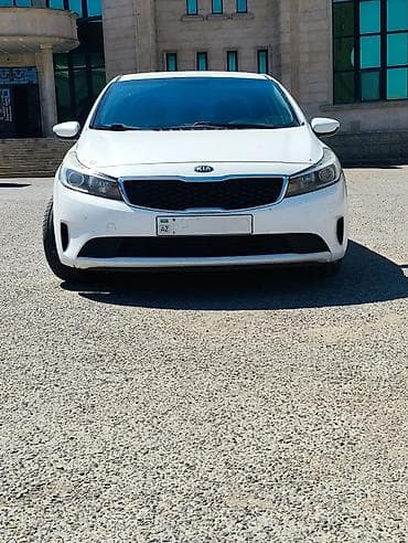 diski barter: Kia Forte – ağ rəngli sedan ili2018 Taxi buraxlışı var Xüsusiyyətlər — 2