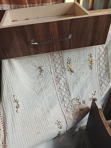5 metir 50 santliq yere bes eder az işləmişdi Tərkibi: - Aşağı — 4