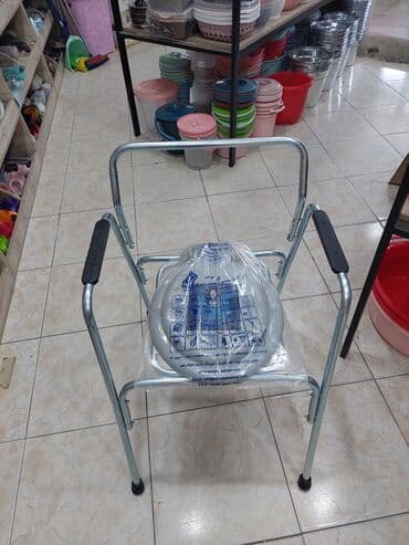 Yerimək üçün arabalar, çəliklər, əsalar, rollatorlar: 🩺Əsa (çəlik) böyüdüb kiçiltmək olur 20 AZN . 🩺Əsa (çəlik) böyüdüb — 18