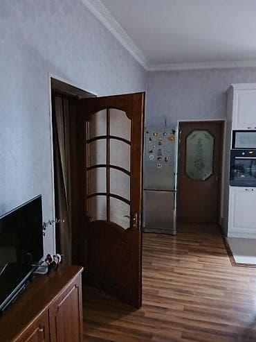 həyat evləri: Montin 4 otaqlı, 115 kv. m, Orta təmir — 4