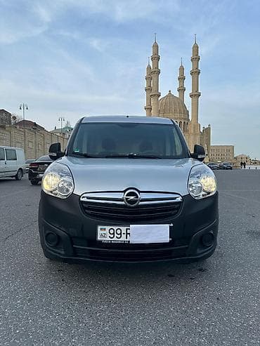 ford transit 5 1: Opel Combo: 1.3 l | 2015 il 176000 km Van body type — 1