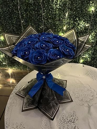 pion gülü qiyməti: Mavi güllərdən dəbdəbəli buket - Dərin mavi rəngli güllərdən tərtib — 1