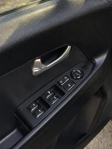 Kia Sportage: 2 l | 2012 il Krossover — 6